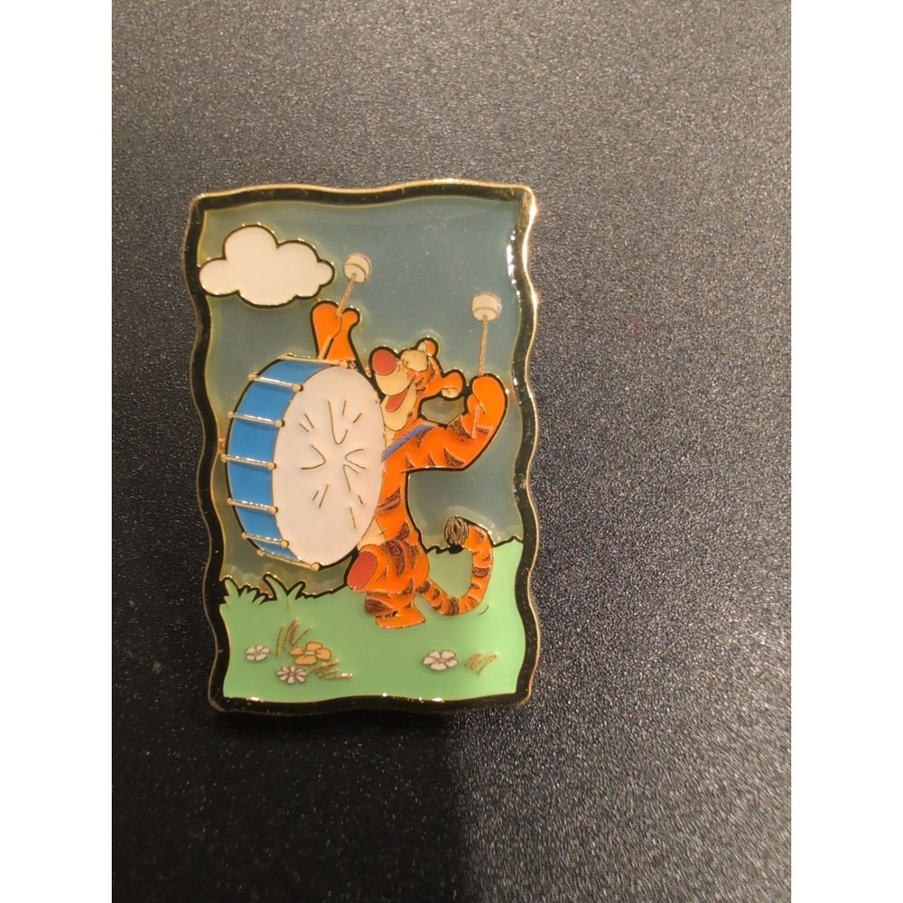 Tigger  - Loungefly Disney Winnie the Pooh Marching Band Scenes Blind Box Pin